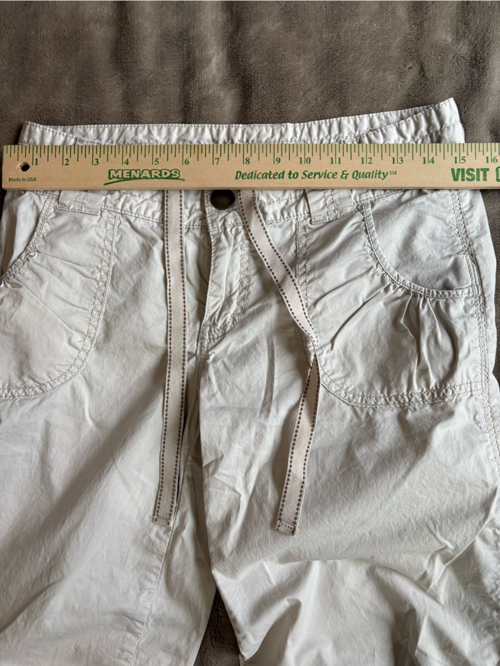 Calvin Klein Women’s Beige Drawstring Cargo Capris - Picture 6 of 6
